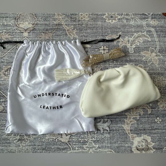 NWT Understated Leather crescent clutch with gold tone chain strap - Picture 4 of 7